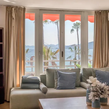 Apartmán A16 Staywiz Us - 2bdr Sea View - Center - Parking & Terrace